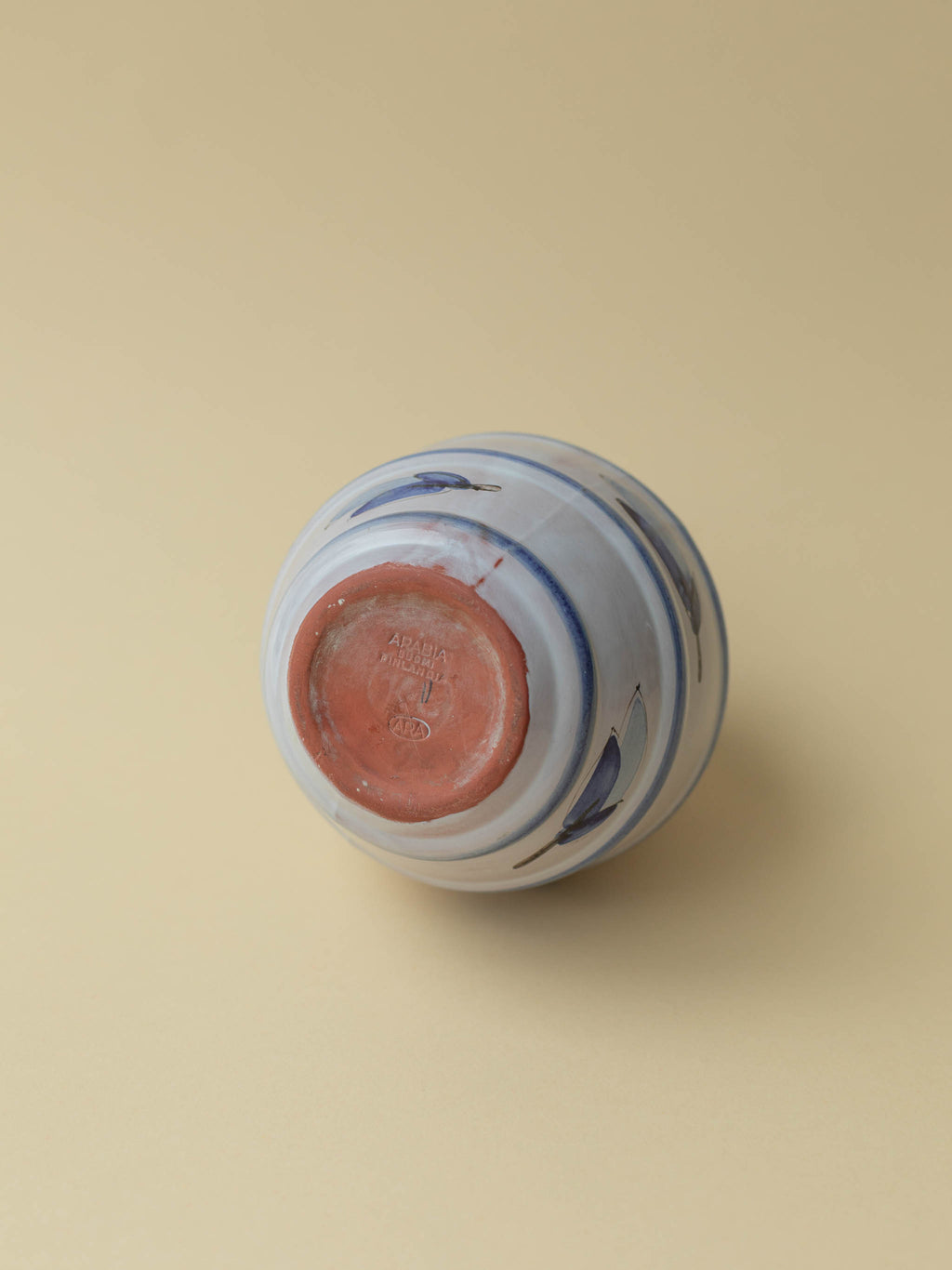 Arabia ARA | "Ampiaispesä" Vase | Medium