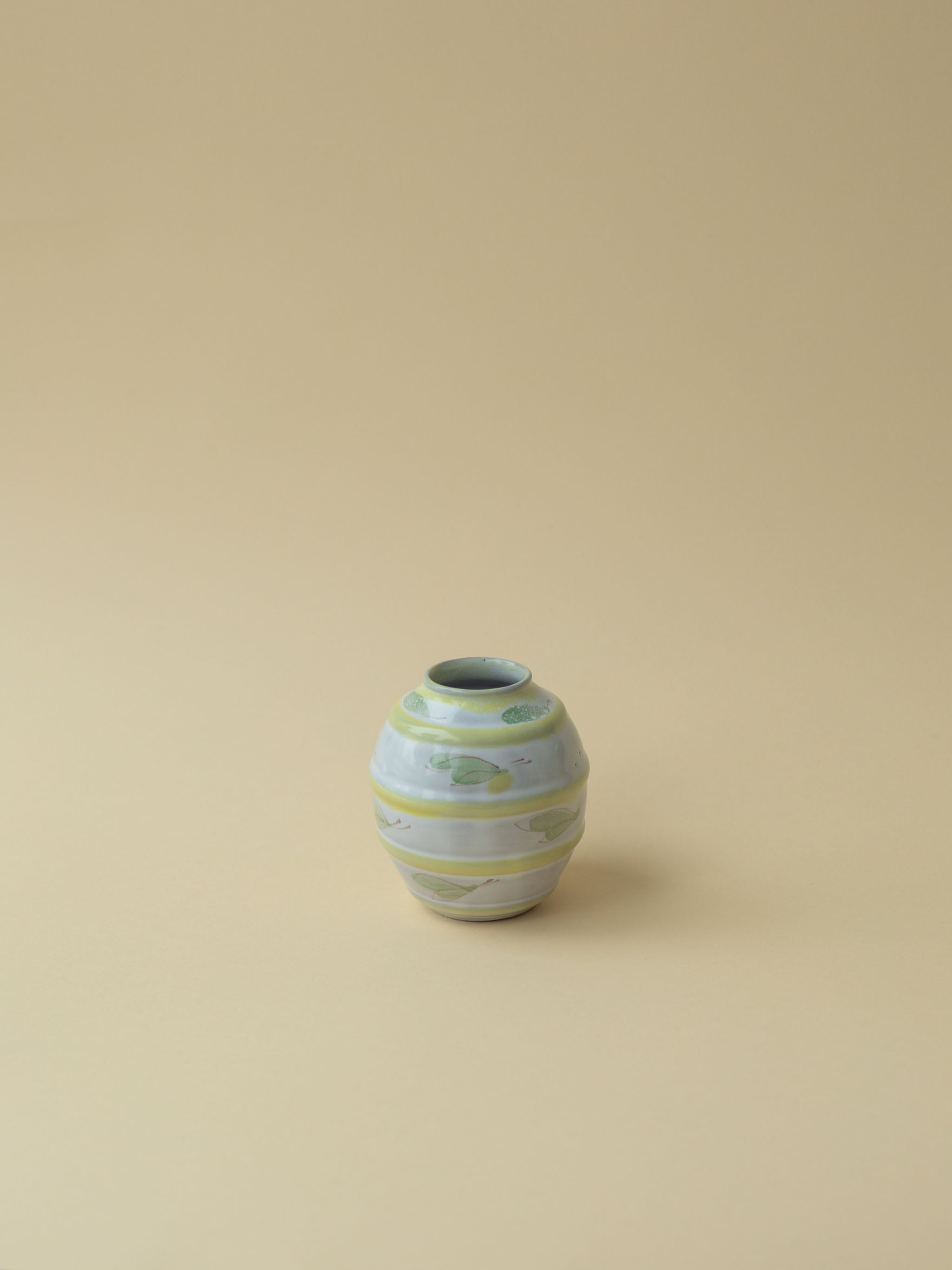 Arabia ARA | "Ampiaispesä" Vase | Small