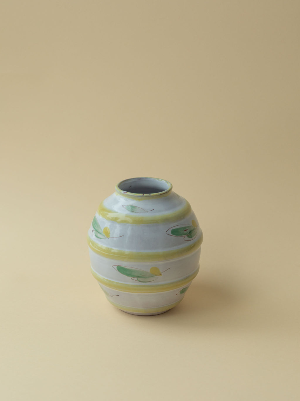 Arabia ARA | "Ampiaispesä" Vase