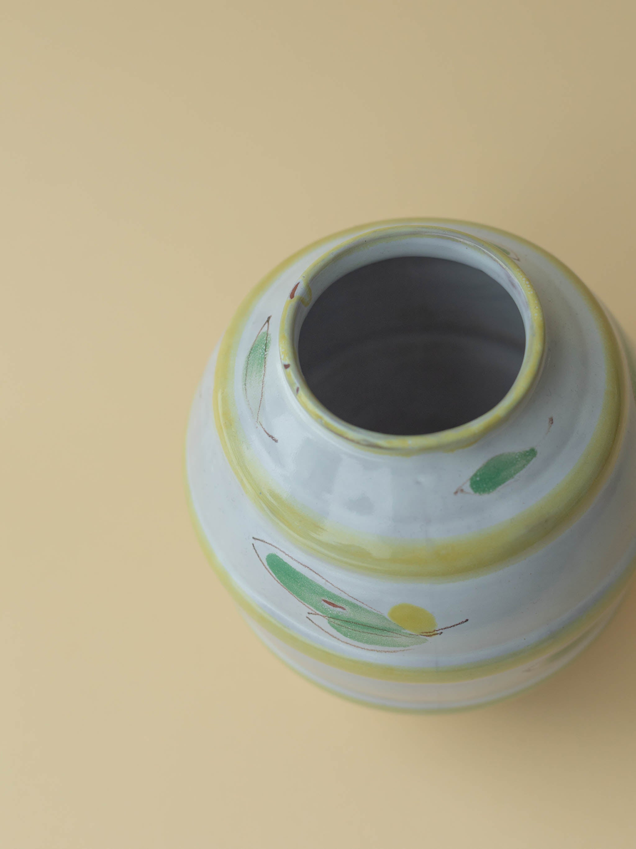 Arabia ARA | "Ampiaispesä" Vase