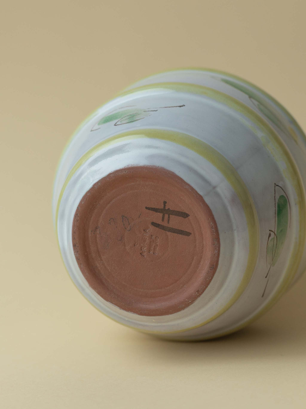 Arabia ARA | "Ampiaispesä" Vase