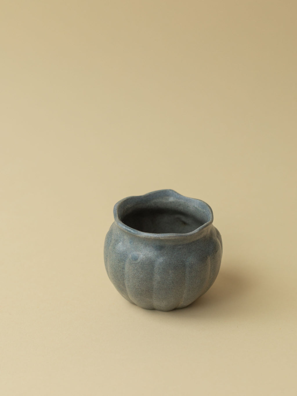 Kupittaan Savi | Miniature ceramic vase